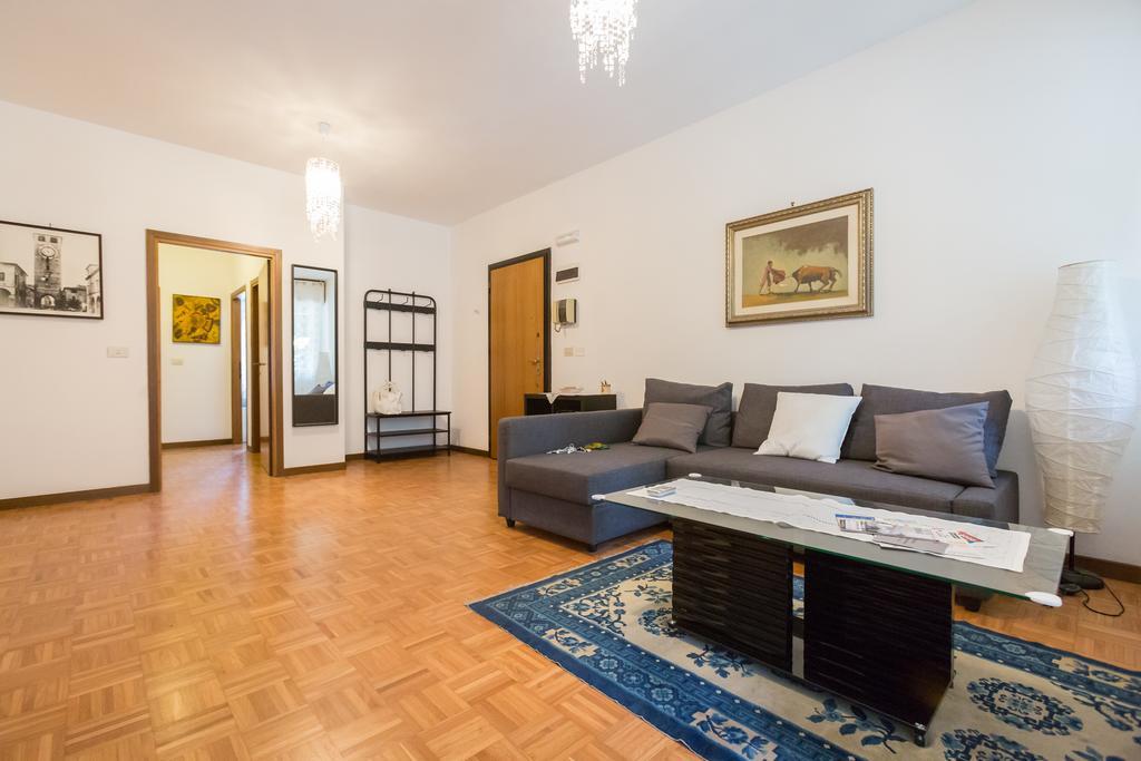 Bolognina Central Apartment Bologna Buitenkant foto